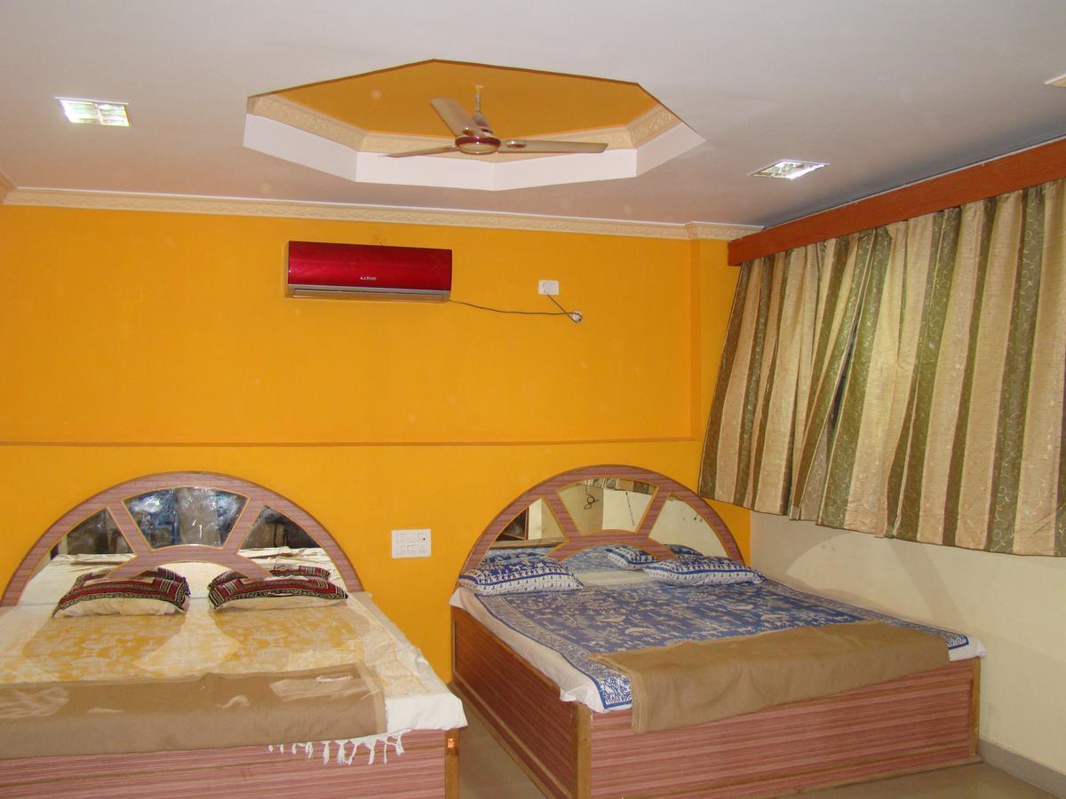 Sreeniketanam Lodge Madhavaram Экстерьер фото