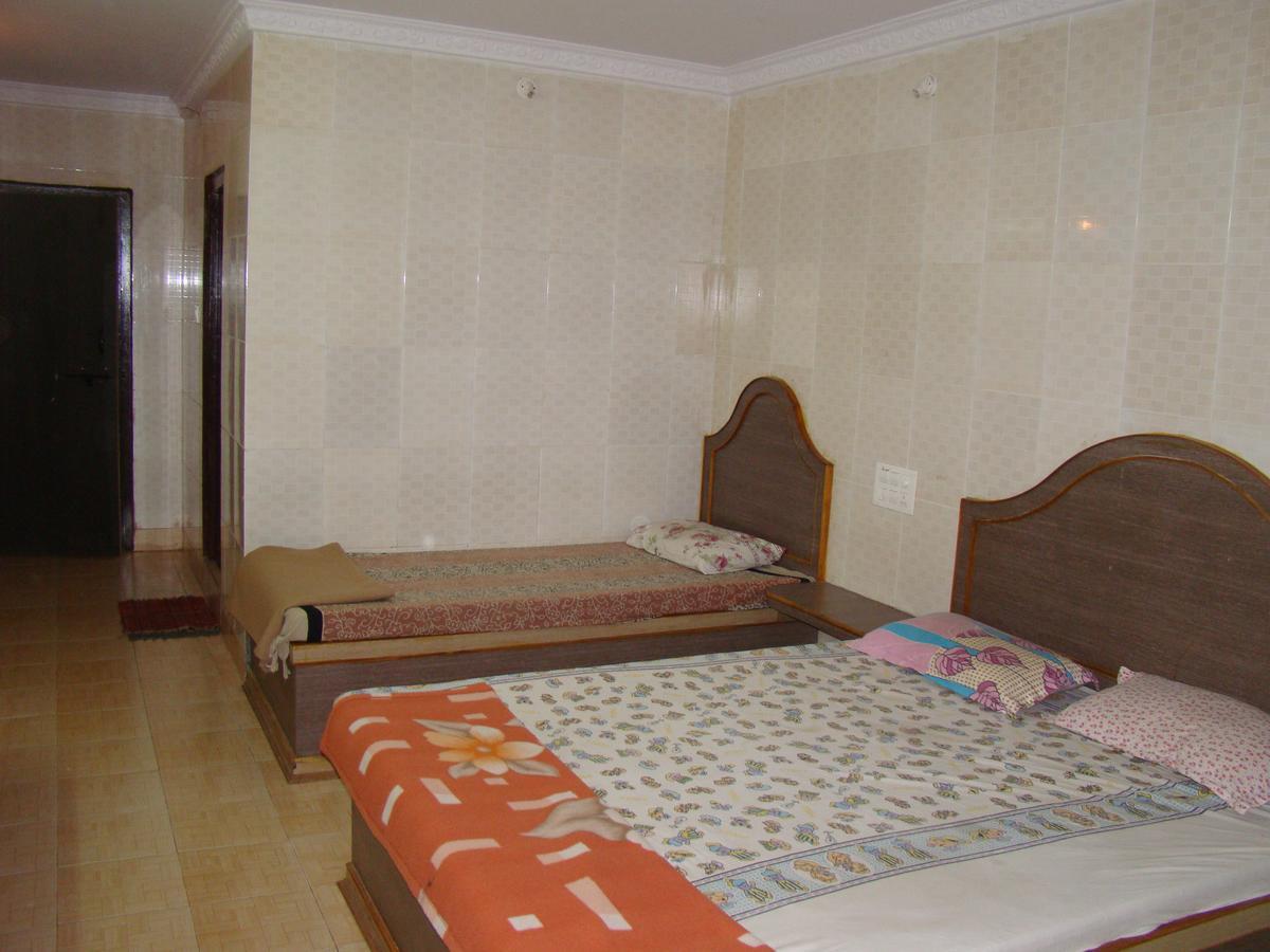 Sreeniketanam Lodge Madhavaram Экстерьер фото