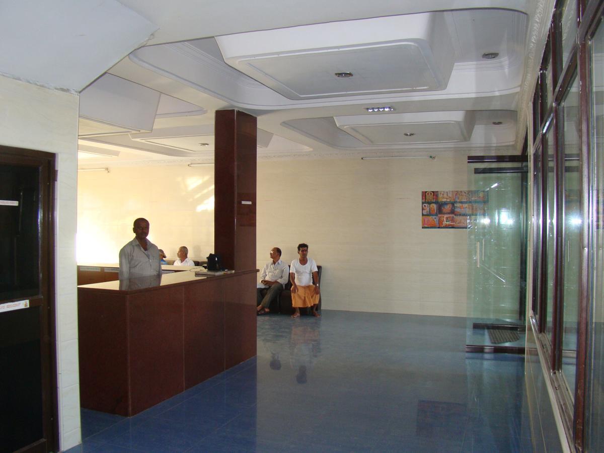 Sreeniketanam Lodge Madhavaram Экстерьер фото