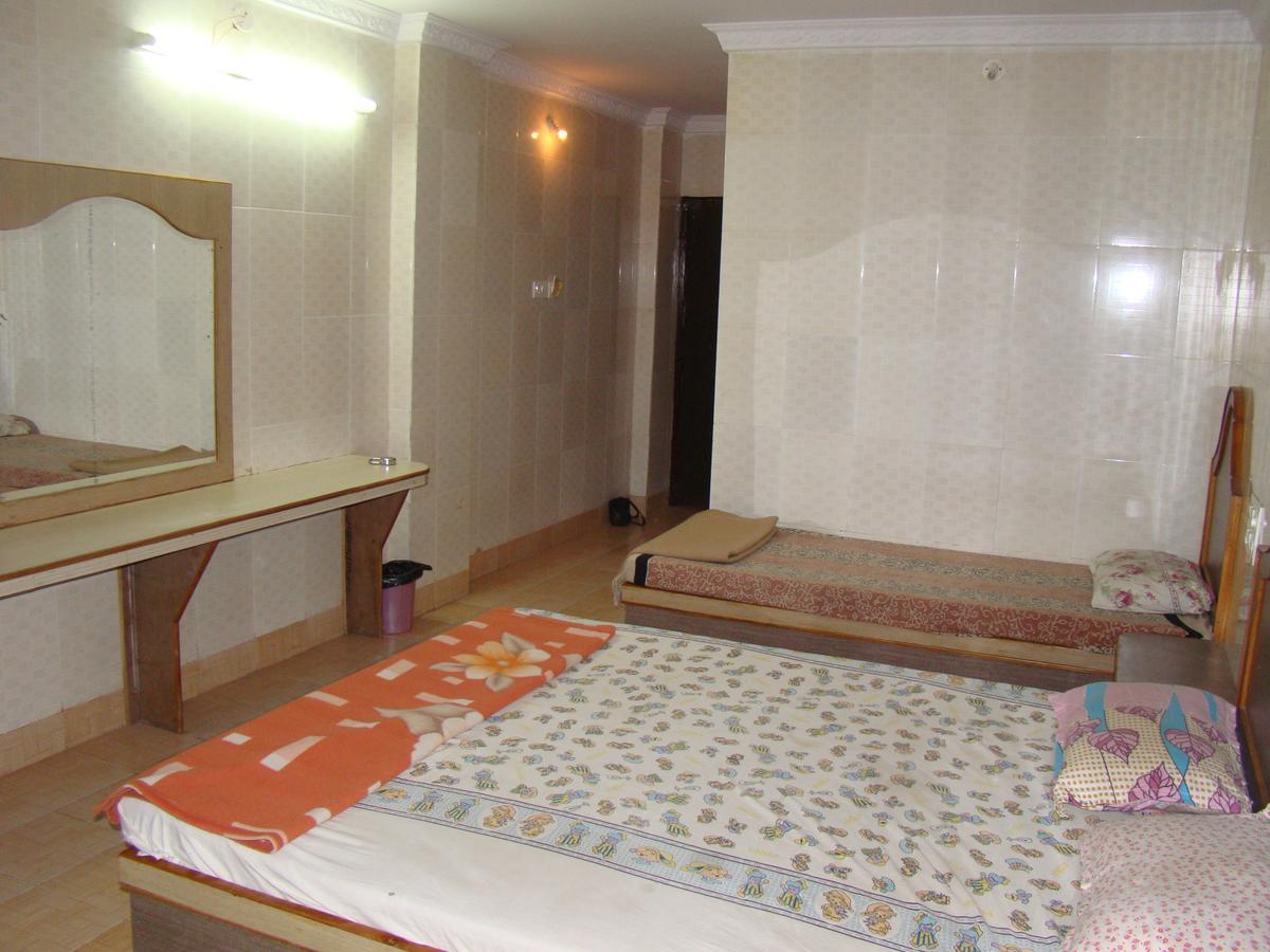 Sreeniketanam Lodge Madhavaram Экстерьер фото